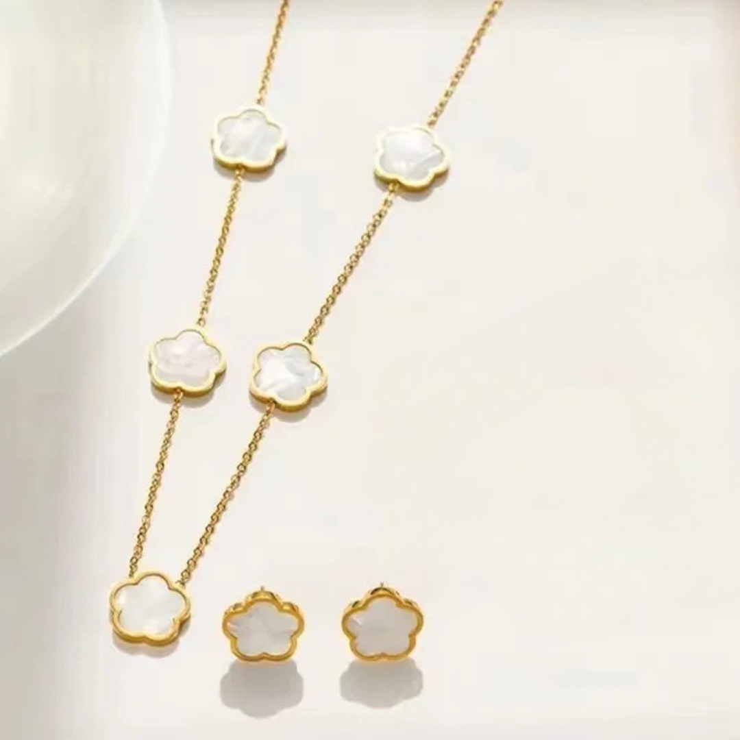 Gold Clover Jewelry Set