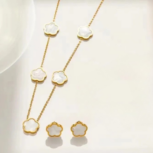 Gold Clover Jewelry Set